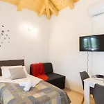 Διαμέρισμα Roza Mlini