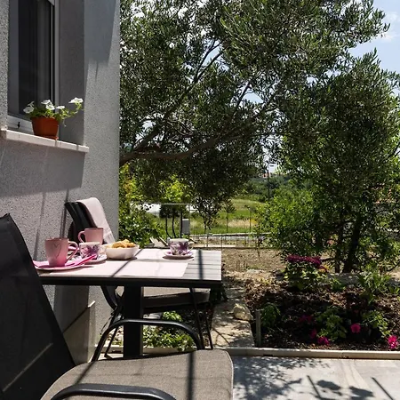 Roza Appartement Mlini