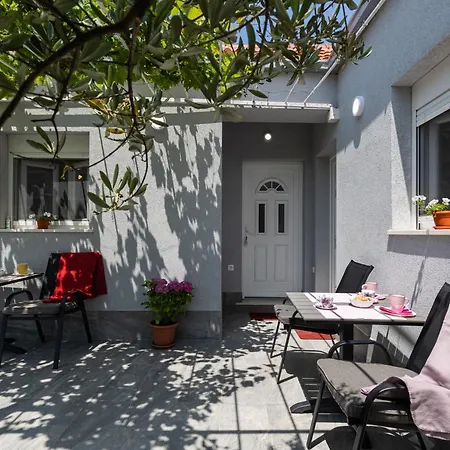Appartement Roza Mlini