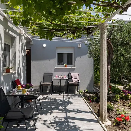 Roza Appartement Mlini